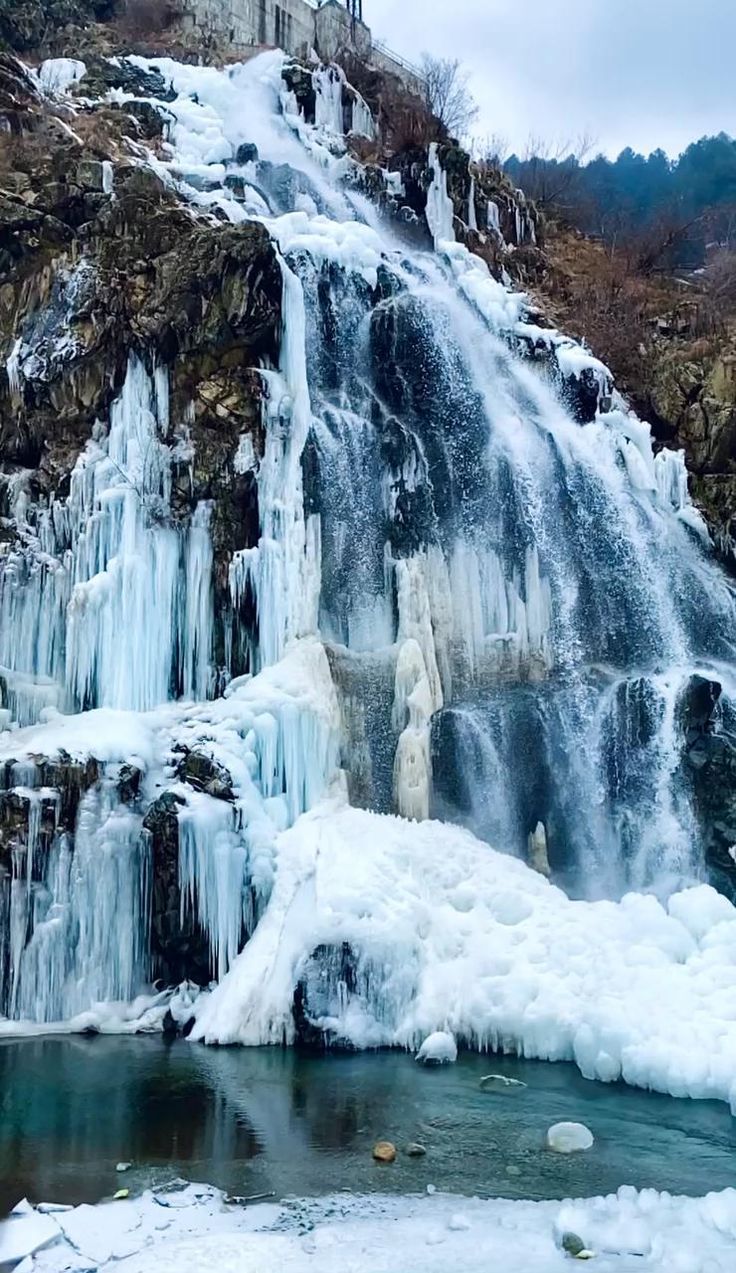 Frozen Waterfall, Drung